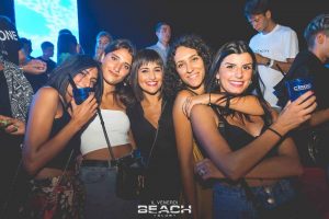 [1]-beachclub-versilia-discoteca-ballare-venerdì-sera